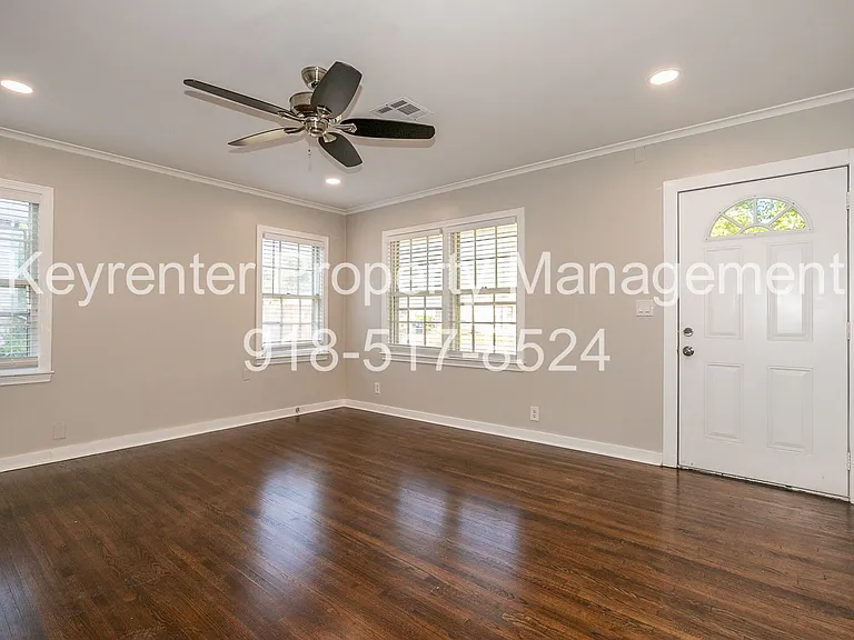 1502 N Columbia Ave — Photo 23