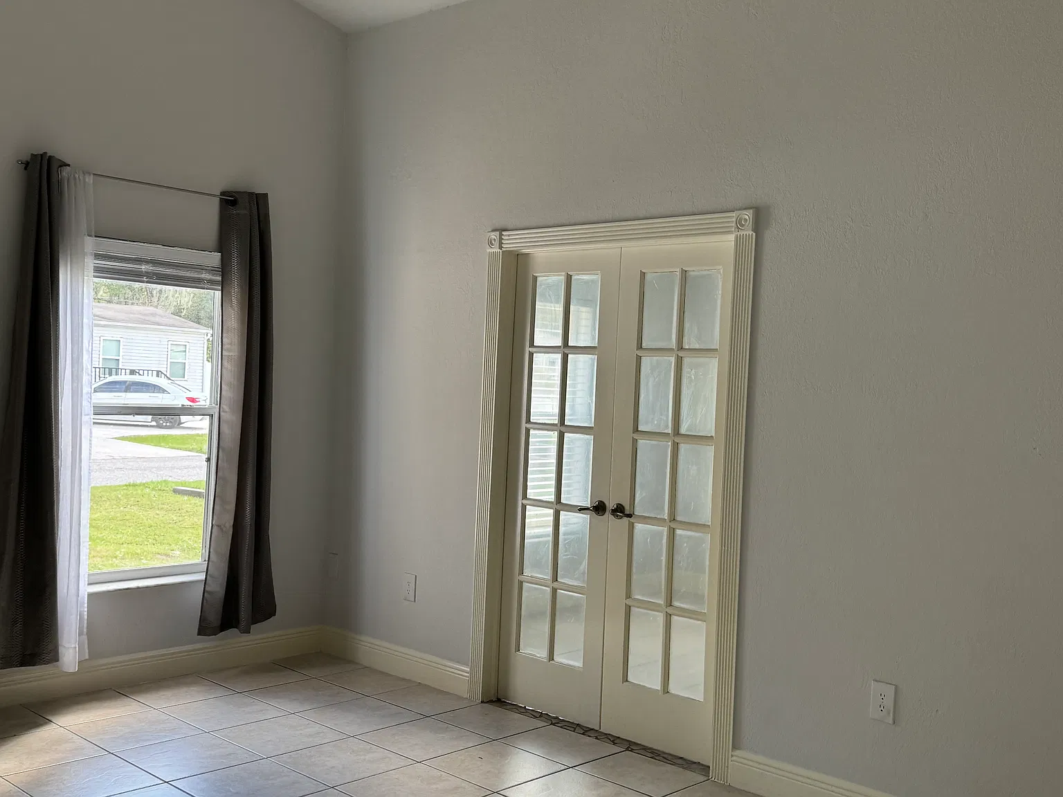 3 bed, 1197 sqft, $2,050 — Photo 2