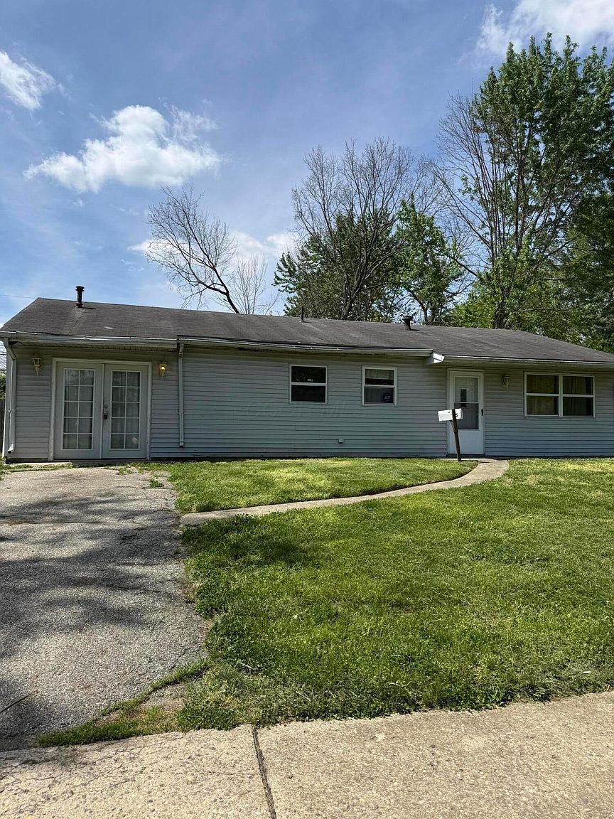 Listing photo 1 for 3595 Clearwater Dr