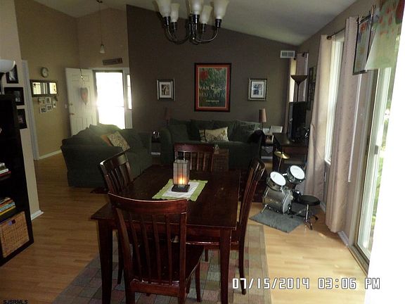 5th image of 710 Ravenwood Dr
