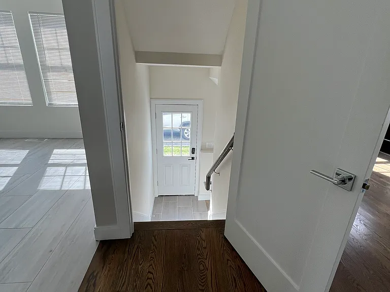 19 Loomis Ave — Photo 10