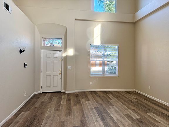 5th image of 1828 Crown Peak Way