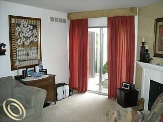 4th image of 20256 Longwood Ct