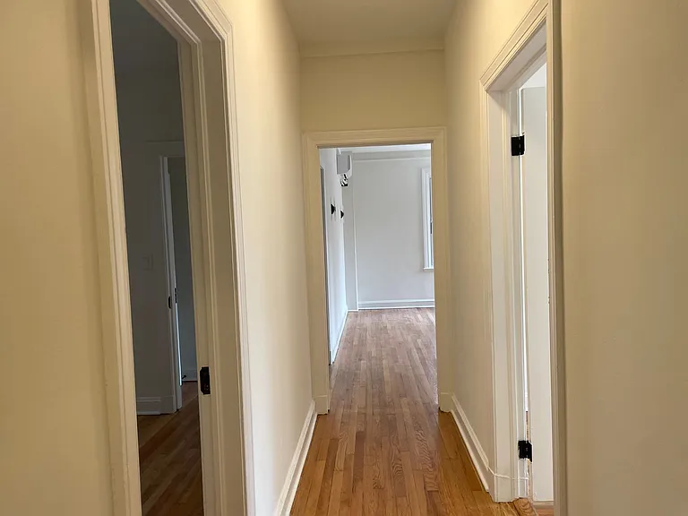 Guilford Apartments — Photo 34