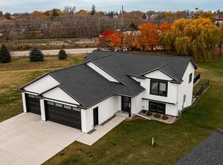 309 Spring Day Ct NE, Eyota, MN 55934