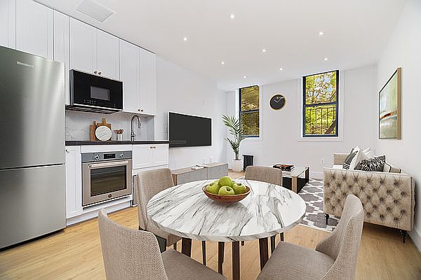 1st image of 207 E 4th St APT 3C