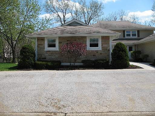 1st image of 5333 Creekside Dr APT B