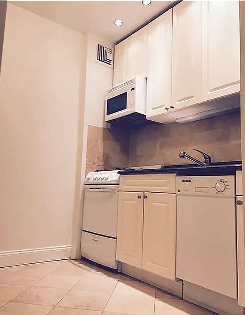 172 East 91st Street — Photo 2
