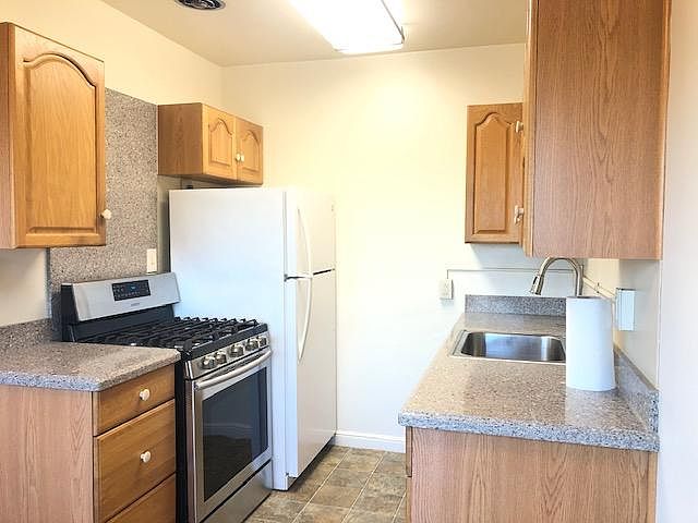1st image of 325 Visitacion Ave APT 2