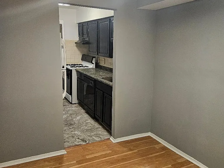 3936 Stone Gate Dr #D — Photo 14