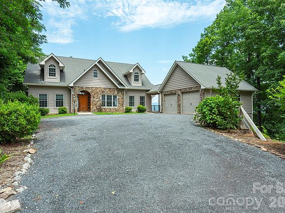 3rd image of 301 Oak Winds Dr