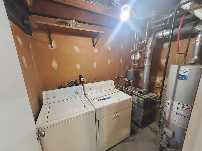 17 Hickory St — Photo 12