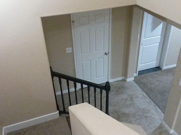 5th image of 9242 Cedros Ave