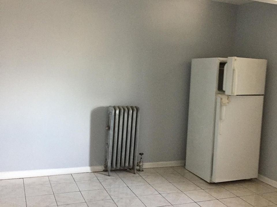 1st image of 3515 N Hamlin Ave #2