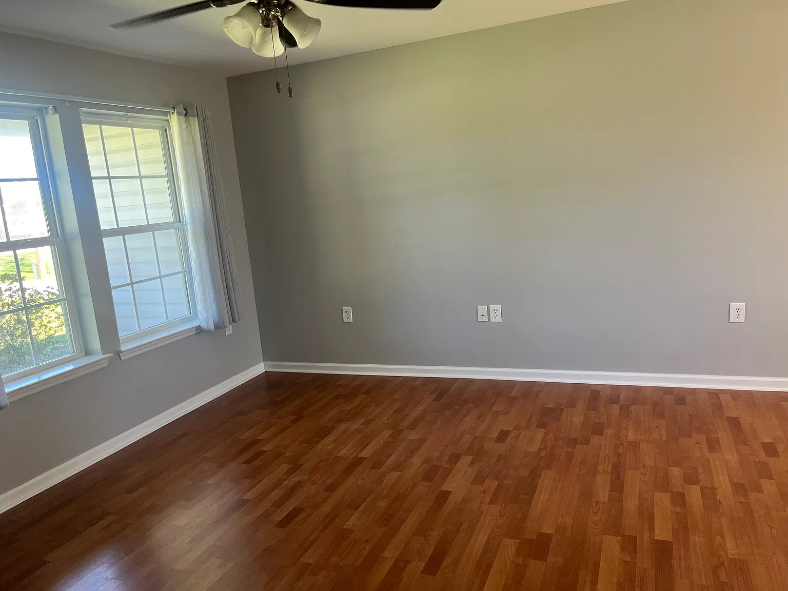 3 bed, 1122 sqft, $2,100 — Photo 3