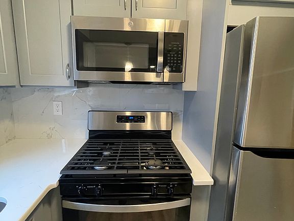 3rd image of 3443 McOwen Ave Floor 2