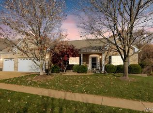 529 Crown Pointe Estates Ct, Ballwin, MO 63021