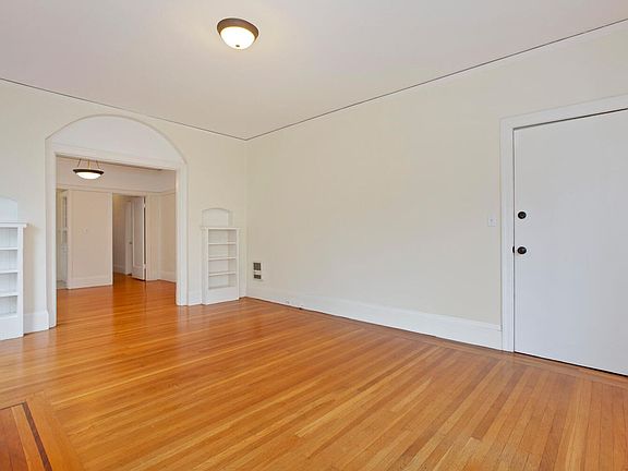 3rd image of 841 Erie St #1