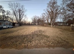 806 Zumwalt Ave, Grandview, MO 64030