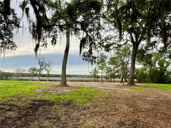 36 Coopers Point Dr, Townsend, GA 31331