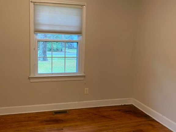 Cozy bedroom 1. Ceiling fan. Ample closet space.