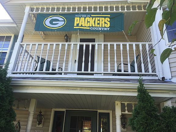 2nd floor outdoor porch