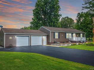 2109 Phelps Rd, Basom, NY 14013