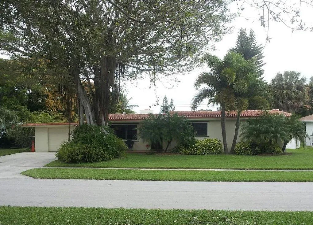 3 bed, 1597 sqft, $4,950 — Photo 1
