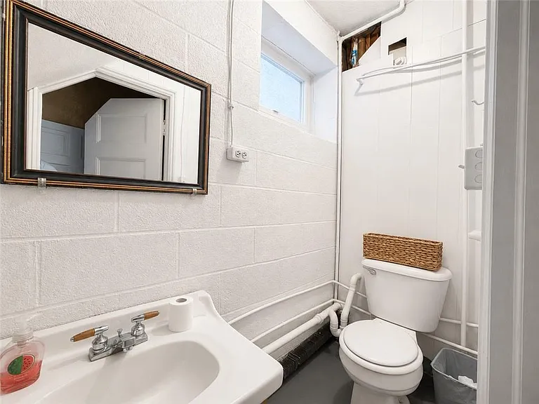 31 Foster St — Photo 13