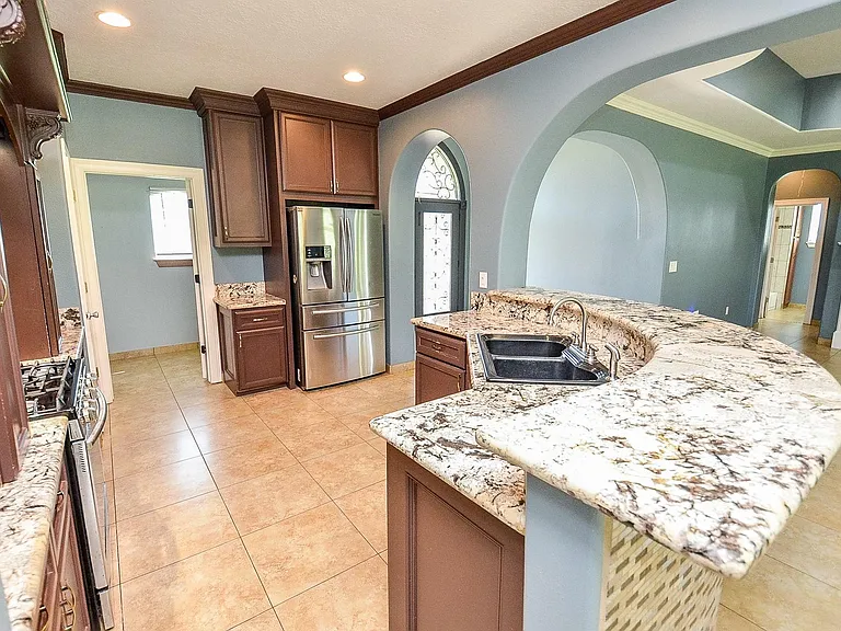 5575 Bollinger Rd — Photo 6