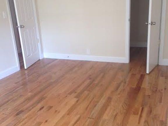 3rd image of 934 E 226th St #1A