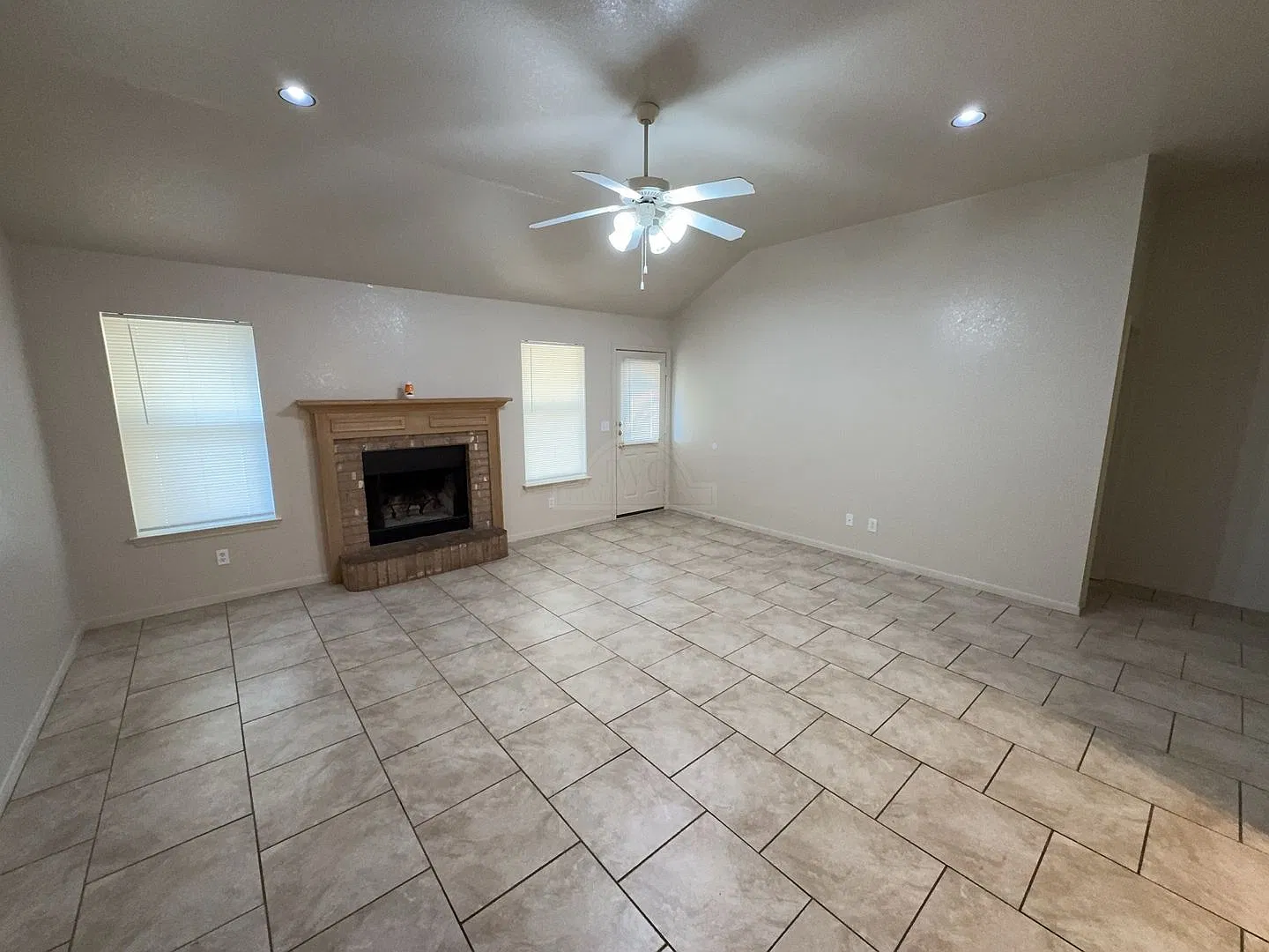 2700 Diaz, Killeen — Photo 3
