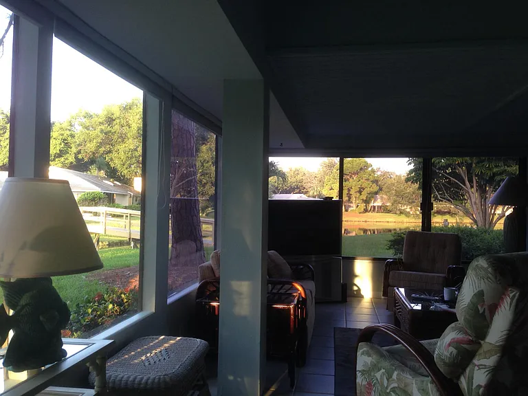 347 Pembroke Ln — Photo 5