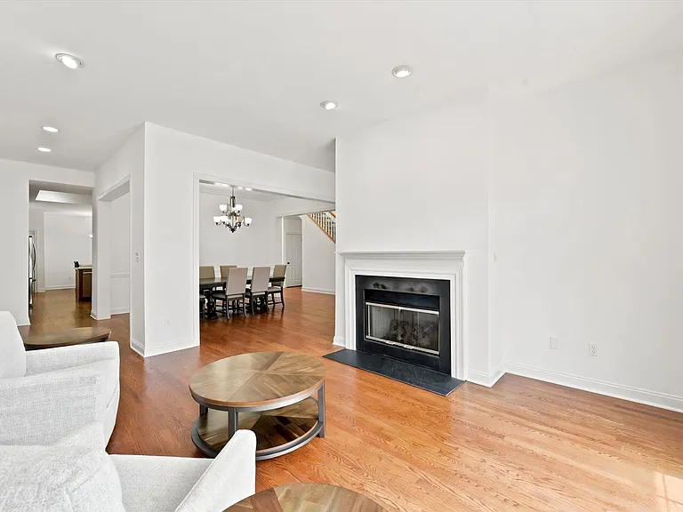 65 Old Barn Dr — Photo 8