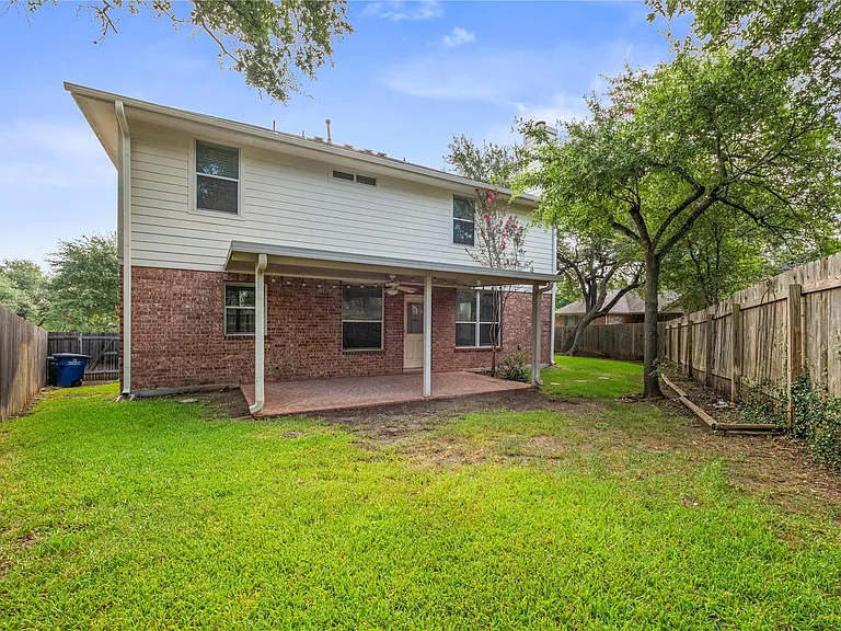 5105 Hibiscus Valley Dr — Photo 2