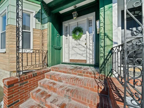 500 E 6th St, South Boston, MA 02127