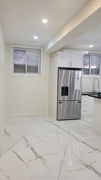 Toronto House for rent - 4 Bedrooms — photo 14