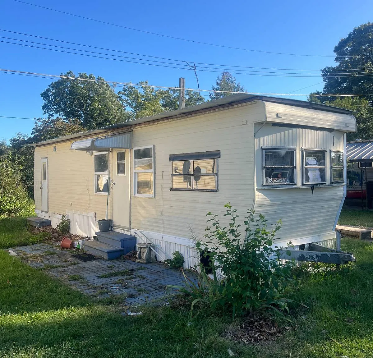 1 bed, 1.0 bath, 264 sqft, $950 — Photo 1