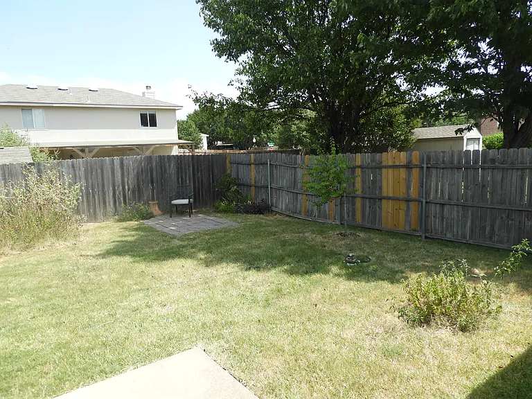 2604 Lookout Dr — Photo 4