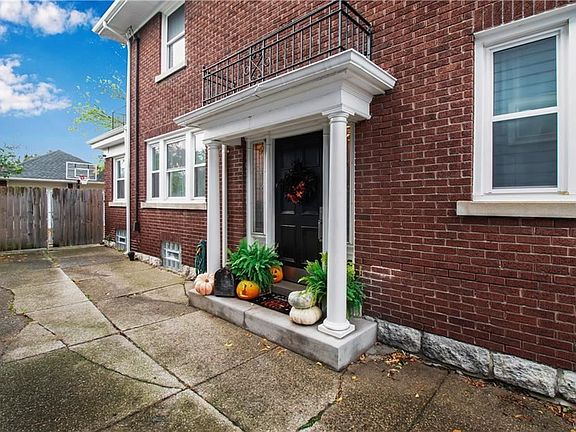 3rd image of 368 Parker Ave