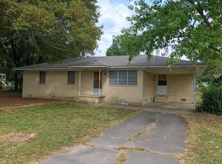 902 NW 2nd St, Atkins, AR 72823