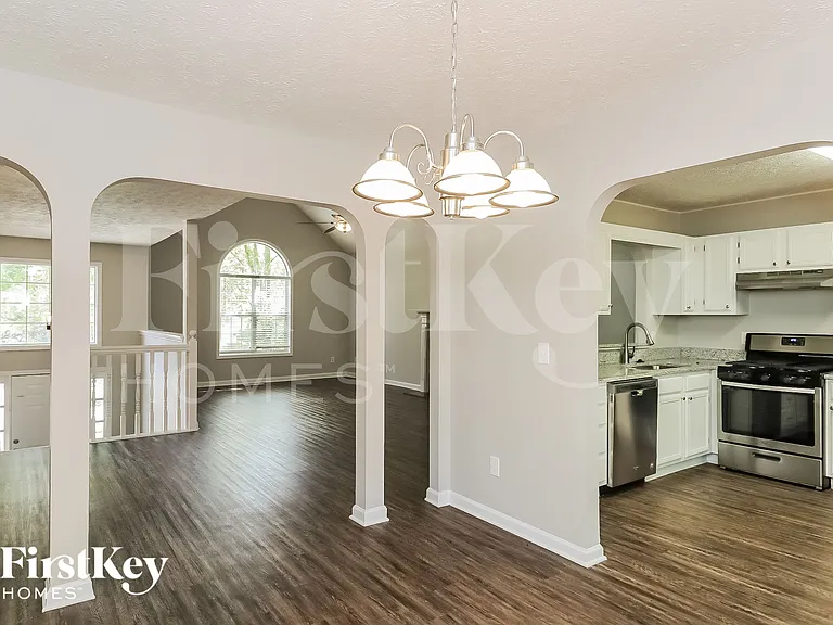 1005 Wolf Springs Cv — Photo 10