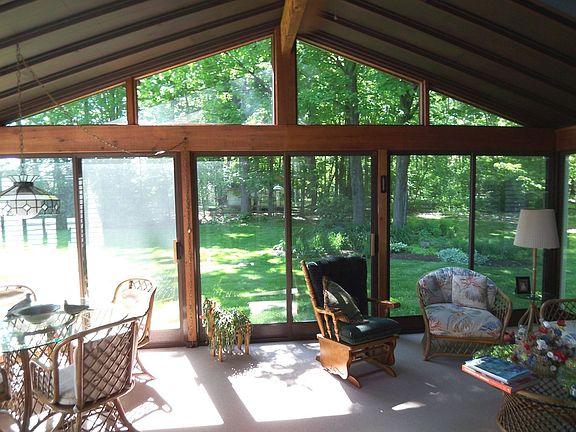 4th image of 17660 Millbrook Dr