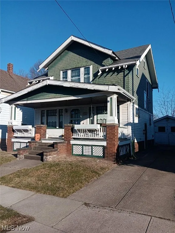 9816 Macon Ave photo 1