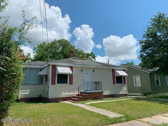 2nd image of 1711 W 15TH Street