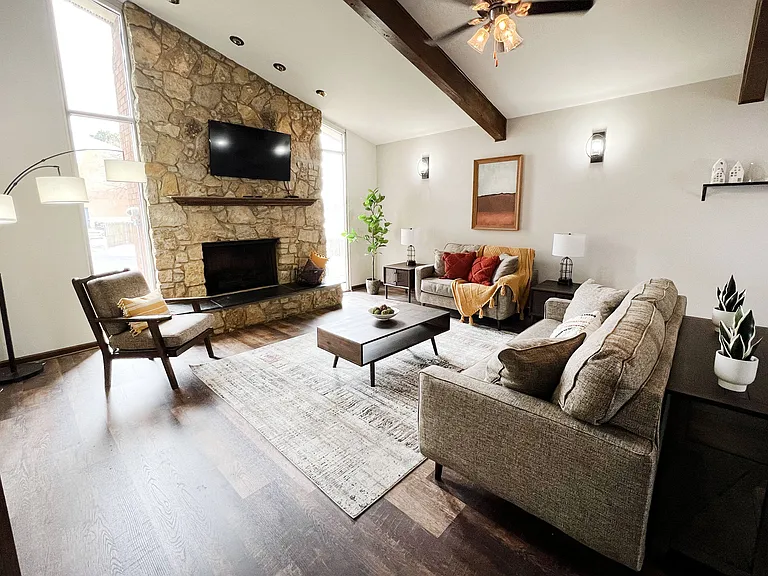 Crown Ridge Apartments — Photo 11