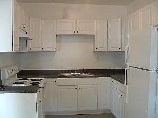 3rd image of 803 Ashton St