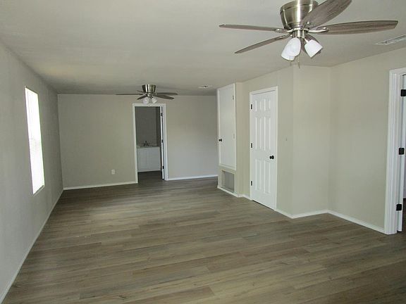 2nd image of 504 Sarah St E