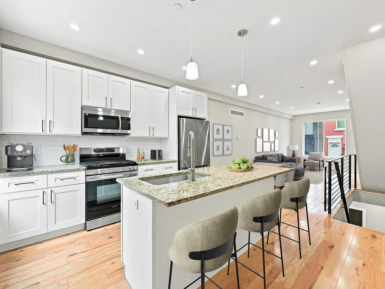 4 bed, $2,828 — Photo 1