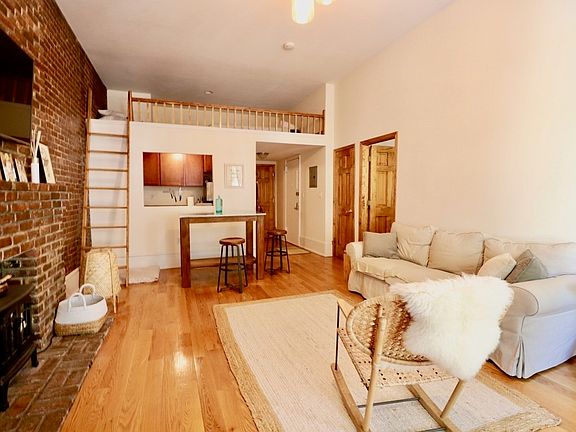 4th image of 20 W 76th St APT 3A
